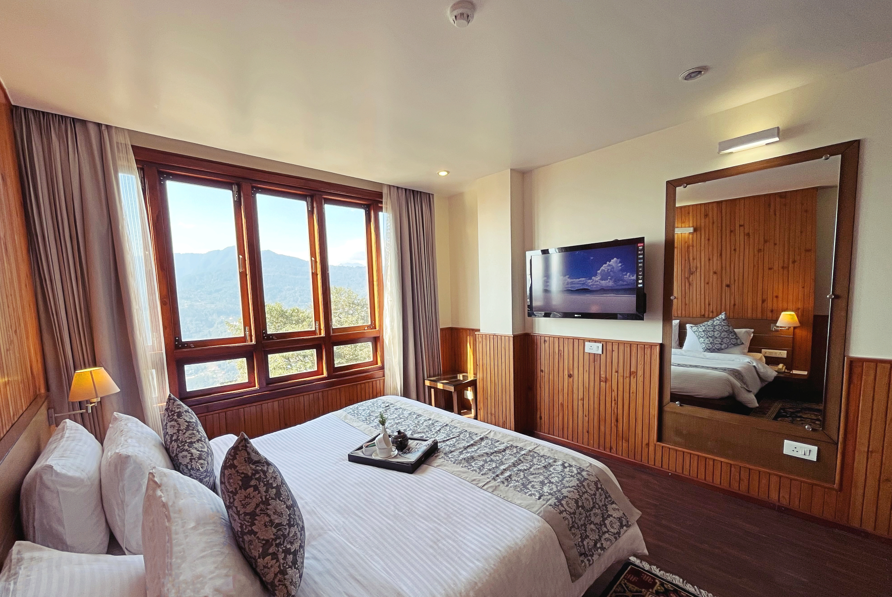 HOLIDAY SUITE (03 PAX )